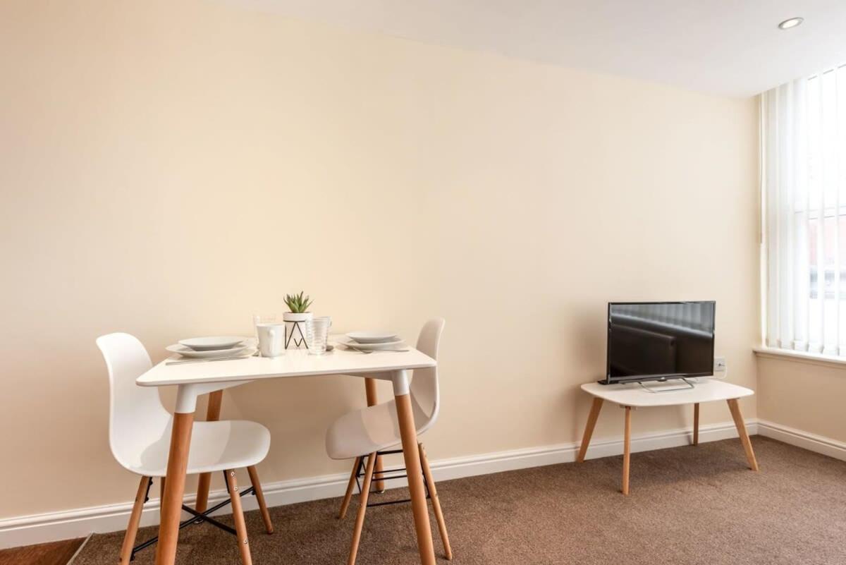 Bright 1 Bedroom Budget Flat In Central Pontefract Exterior photo